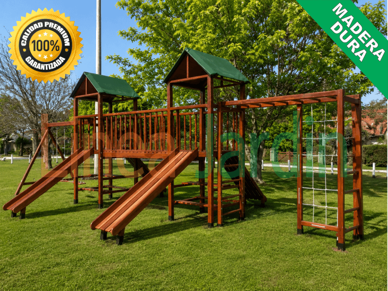 Juegos de Plaza. Mangrullos Infantiles de Madera con Tobogan y Hamacas