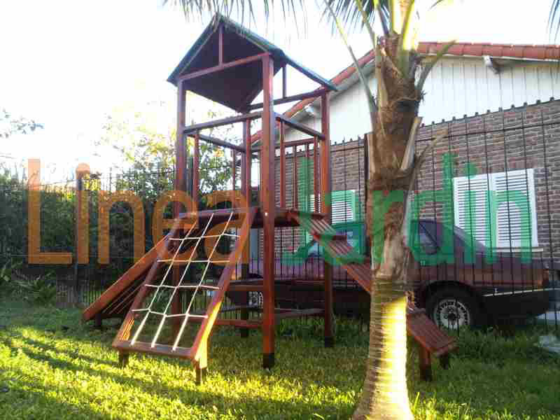 Juegos de Plaza, Mangrullo con Tobogan