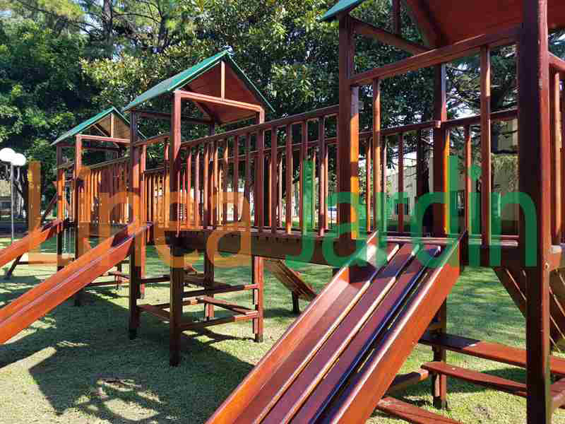 Juegos de Plaza, Mangrullo con Tobogan