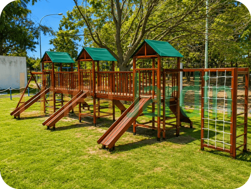 Mangrullos Infantiles de Madera con Tobogán Hamacas Pasamanos Puentes Juegos de Plaza, marca LINEA JARDIN
